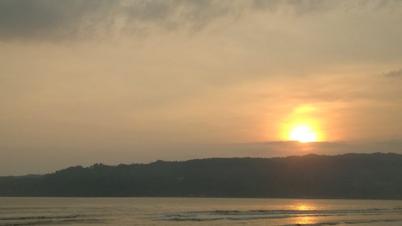 Kuucapkan Sayonara Senja Atas Nama Cinta dan Keluarga