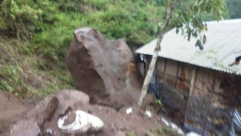 Longsor Batu Raksasa, Objek Wisata Curug Cantel Brebes Sementara Ditutup Untuk Umum