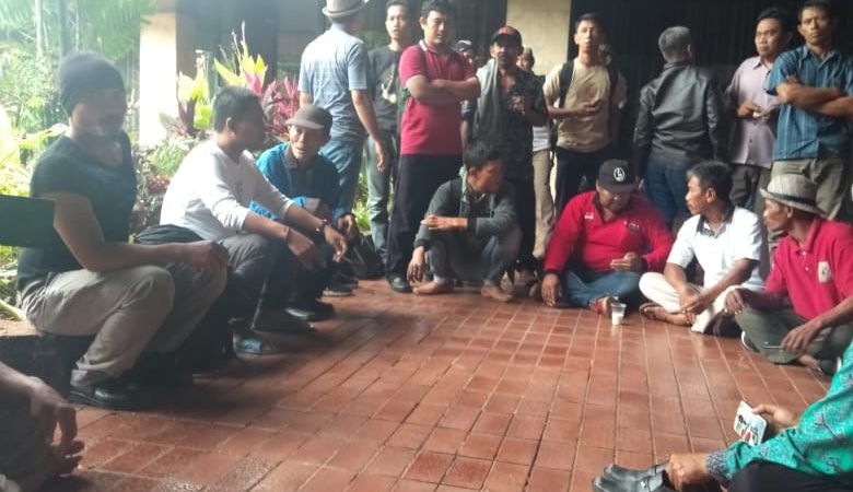 Setelah Bermalam di Halaman Kantor KLHK,  Petani Perhutanan Sosial Bernafas Lega