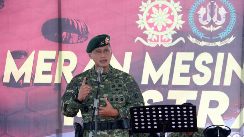Pameran Mesin Perang Dibuka Pangdivif 2 Kostrad