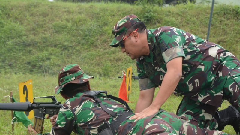 Dandim Boyolali Memotivasi Anggota   Latihan Menembak