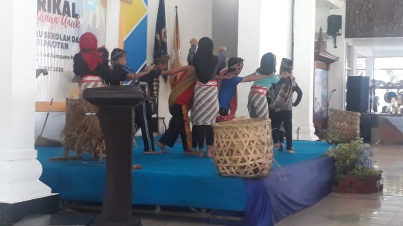 Dolanan Anak Perlu Dikenalkan  di  Kalangan  Anak