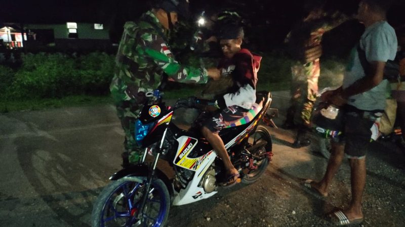 Cegah Covid-19:  Satgas Raider 300 Gelar Pemeriksaan Kendaraan Malam Hari