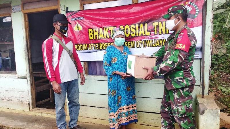 Hari Kedua Kodim 0713 Brebes Peduli Salurkan Paket Sembako