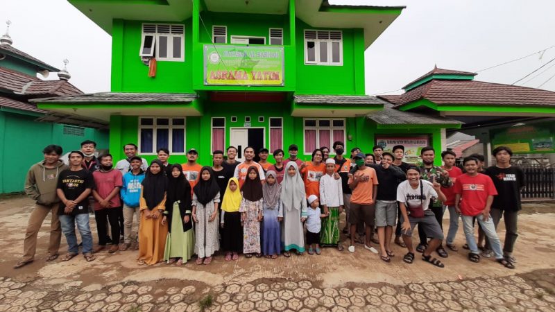 The Jakmania Parungpanjang Berikan Santunan Kepada Yayasan Ar-Barkah (Asrama Yatim) Di Bulan Ramadan 1441 H