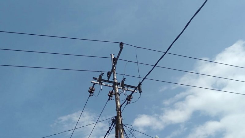 Bleeeooooooom ! Suara Menggelegar Sekering Listrik Meledak