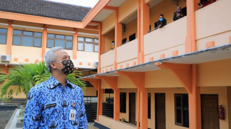 Tengok 57 PMI yang Dikarantina, Ganjar; Alhamdulillah Hasil Rapid Tes Tidak Reaktif