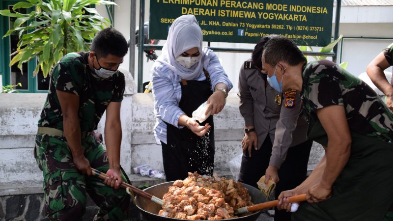 Berbuka Puasa  Peduli Anak Rantau; Dapur Lapangan TNI-Polri Siap Bagikan 1600 Paket Nasi Kotak