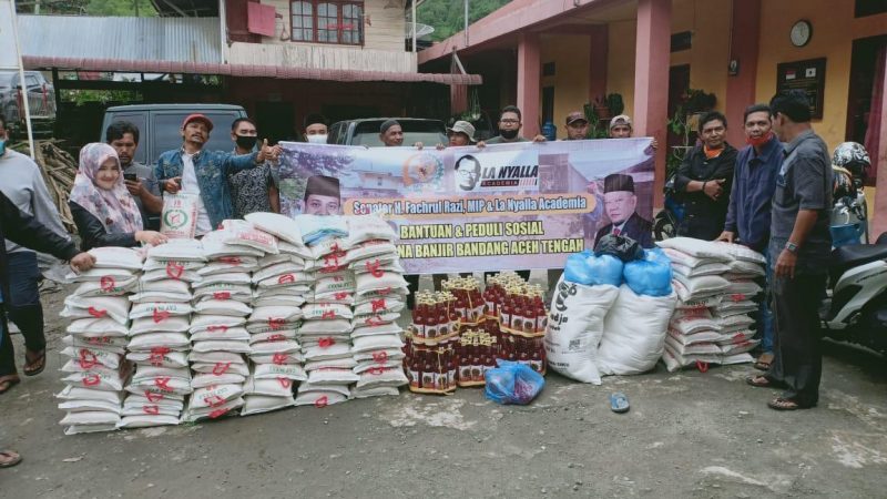 La Nyala Academia dan Senator Fachrul Razi Bagikan Bantuan Korban Banjir Bandang di Aceh Tengah