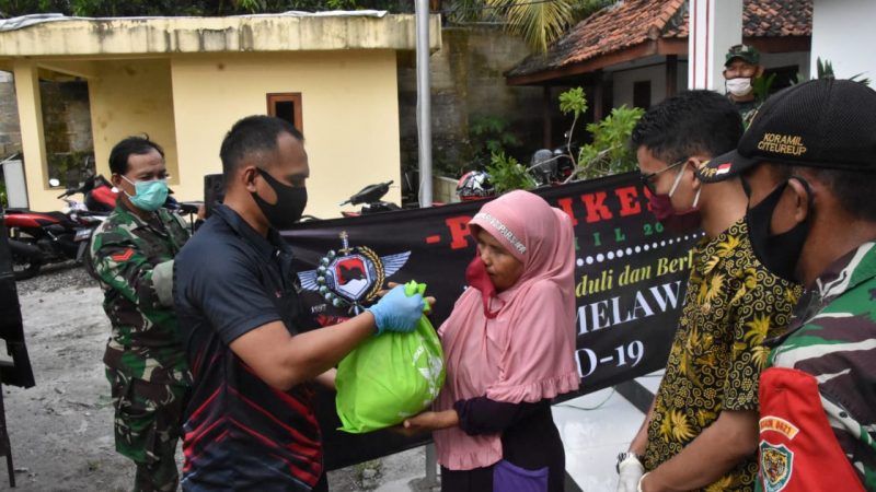 Perwira TNI Lulusan Akademi Militer Tahun 2000,  Turun Lapangan Bagikan Paket Sembako Warga Terdampak Covid-19