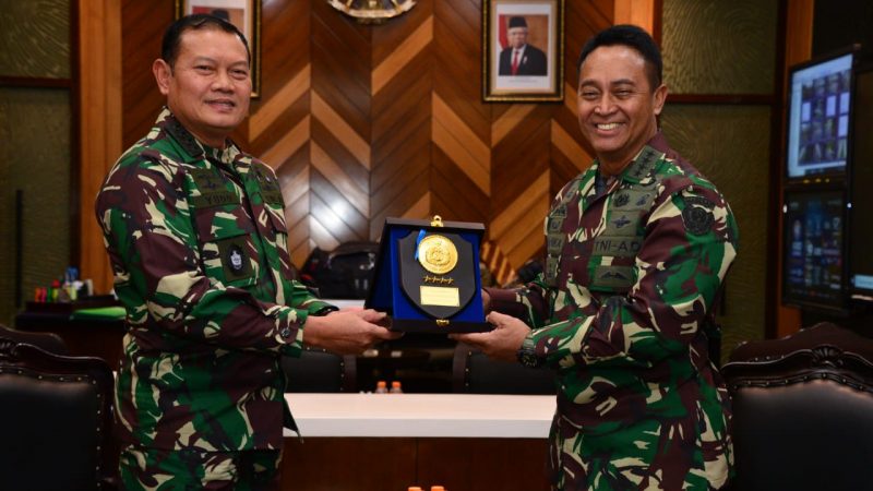 KASAL LAKSANAKAN COURTESY CALL KE MABESAD
