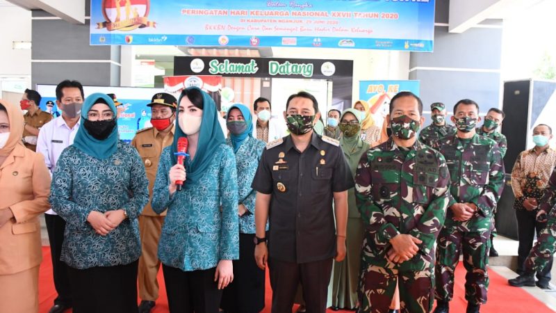 Danrem 081/DSJ Dampingi Pangdam Hadiri Pelayanan Serentak Sejuta Akseptor KB di Nganjuk