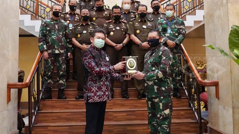 KASAL COURTESY CALL KE KEJAKSAAN AGUNG RI