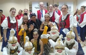 urabaya Cross Culture International Folk Art Festival atau Festival Seni Rakyat Lintas Budaya International yang digelar di Surabaya dan diikuti 94 peserta dari belahan Nusantara serta 13 negara