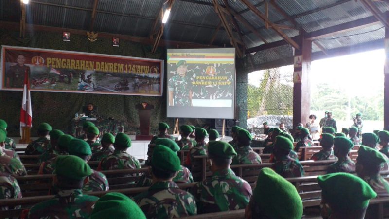 Danrem 174 Merauke Berikan Pengarahan Kepada Prajurit Se-Garnisun Mimika