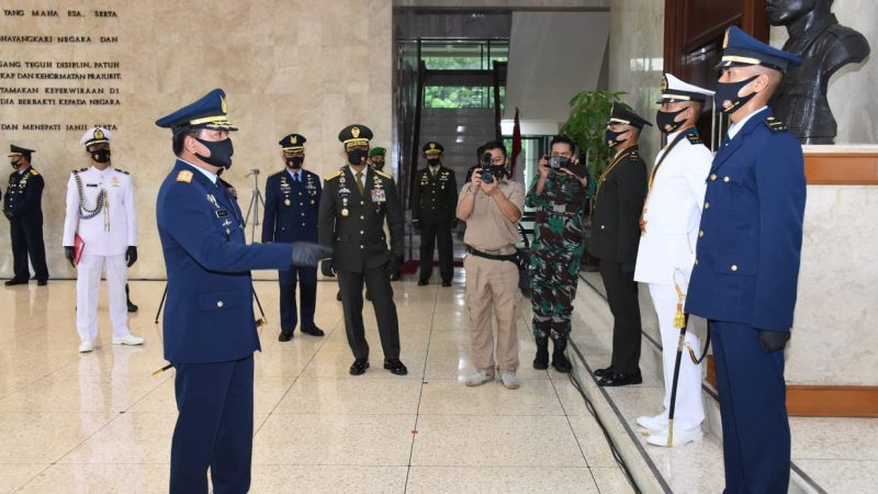 Panglima TNI Lantik 208 Perwira Prajurit Karier TNI