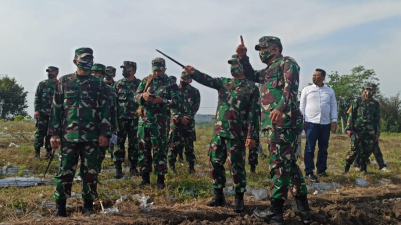 Danrem 081/DSJ Dampingi Pangdam Tinjau Latihan Pratugas Yonif Raider 500/Sikatan