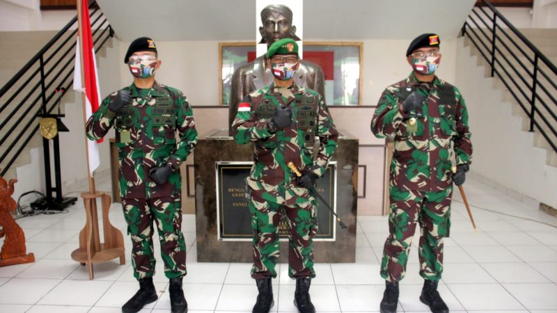 Pangdam XII/Tpr Pimpin Sertijab Danyonkav-12/BC dan Dandenintel