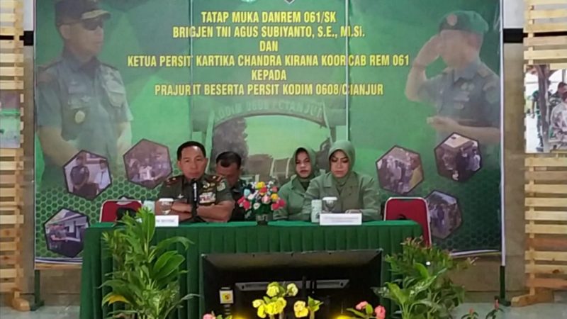 Kunjungan Danrem 061/SK dan Ketua Persit ke Kodim 0608/Cianjur