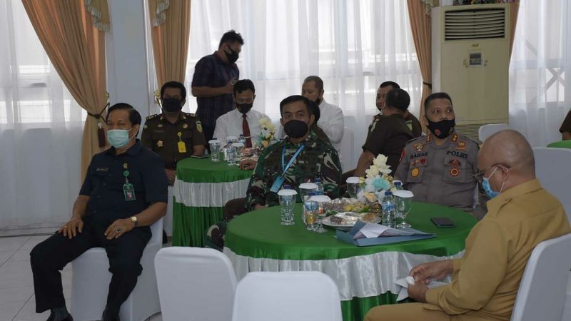 Jalin Silaturahmi, Pangdam Hadiri Undangan Kajati Maluku