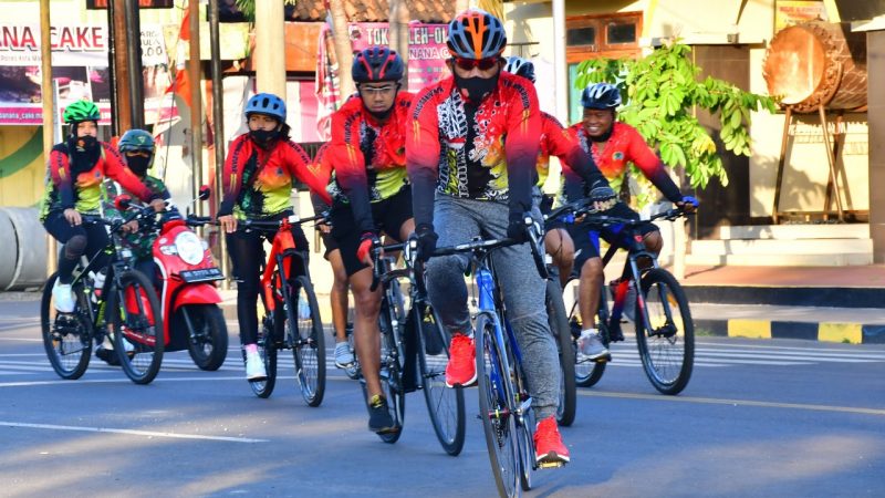 Bersama Tim Gowes Ojo Kendor, Danrem 081/DSJ Pantau Kedisiplinan Masyarakat