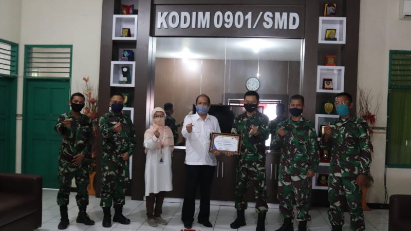 BKKBN RI dan Panglima TNI Serahkan Penghargaan Kepada Kodim 0901 Samarinda