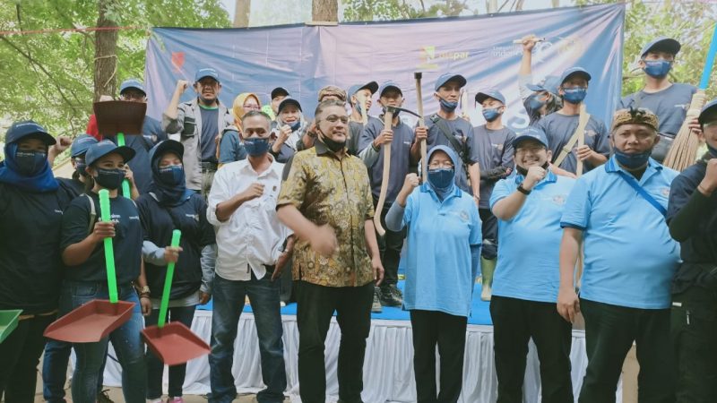 Kemenparekraf Gelar Gerakan BISA di Curug Cinulang Jawa Barat