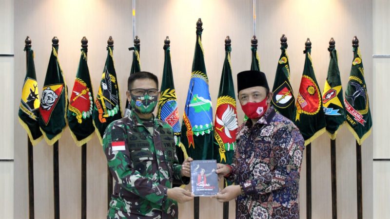 Silaturahmi dengan IKBM Kalbar, Pangdam XII/Tpr Ajak Rawat Kebhinekaan