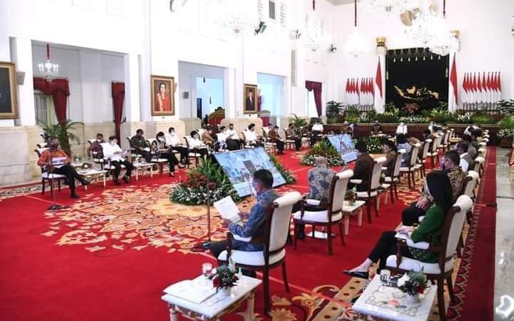 Presiden Ingatkan Hati-hati Penyebaran Kasus pada Klaster Kantor, Keluarga, dan Pilkada