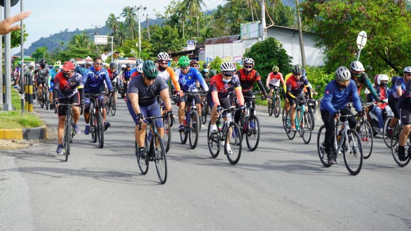 Sinergi Dalam Tugas dan Jaga Kesehatan, Danrem 032/Wbr Gowes Bersama Kapolda