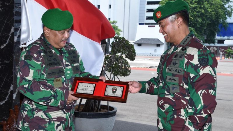 Kasad Pimpin Penyerahan Jabatan Ka RSPAD Gatot Soebroto dan Laporan Kenaikan Pangkat Sembilan Pati