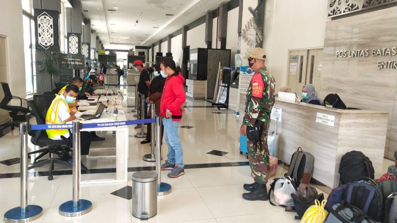 Satgas Pamtas 642 Terus Pastikan PMI  Masuk ke RI Jalani Protokol Kesehatan