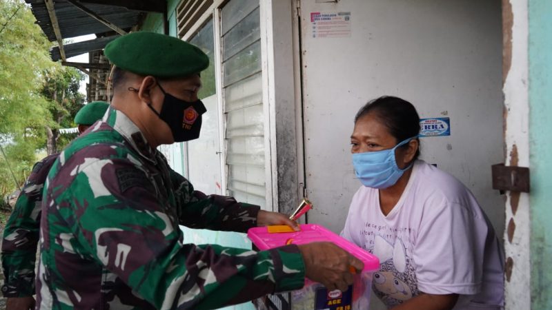 Rasa Haru,  Saat Rusminah Terima Bantuan TNI