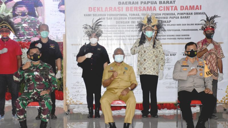 Kasdam XVIII/Kasuari; “Deklarasi Damai dan Tolak Anarkisme” Komitmen Bersama Wujudkan Papua Barat  Aman dan Kondusif