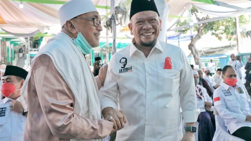 KH. Idris Hamid,  LaNyalla Mahmud Mattalitti  Rajin Tahajud dan Dhuha