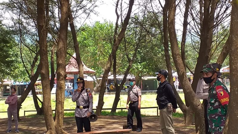 Sinergi TNI POLRI Lawan Penyebaran Covid-19, Lakukan Penegakan Disiplin Protokol Kesehatan.