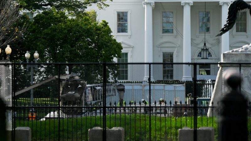Pendukung Donald Trump Terkena Tusukan Pisau Saat Perkelahian di Dekat Gedung Putih
