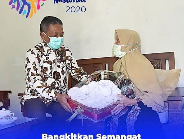 Hari Guru Bupati Indartato Sowani Guru Masa Kecilnya