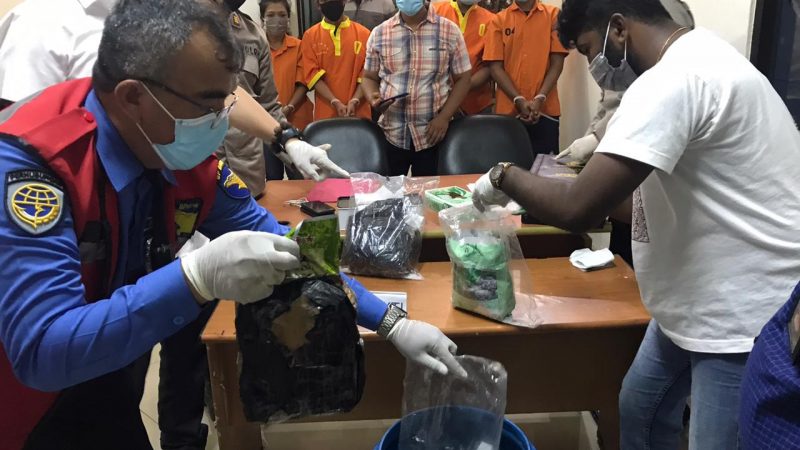 PEMUSNAHAN BARANG BUKTI NARKOTIKA JENIS SABU OLEH DITRESNARKOBA POLDA KEPRI