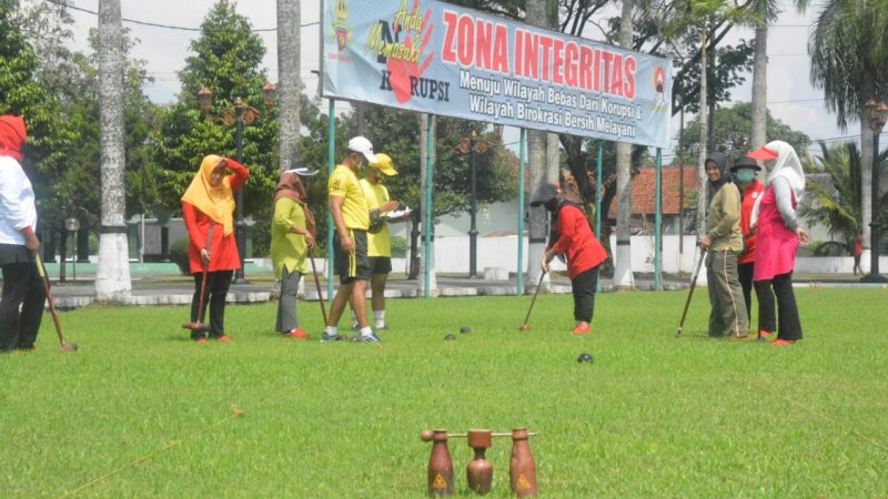 Jaga Imunitas, Persit KCK Koorcab Rem 071 PD IV/Diponegoro Bermain Wood Ball