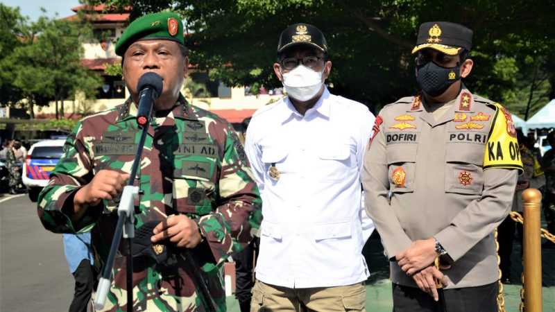 TNI, Polri dan Satpol PP Akan Menurunkan Semua Baliho yang Tak Berijin di Bandung