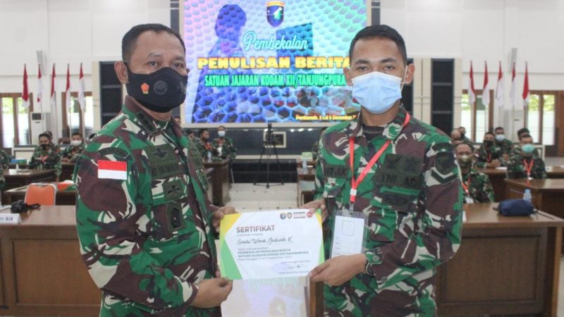 Tutup Pembekalan, Kapendam XII/Tpr : Insan Penerangan Harus Mampu Kelola dan Sajikan Berita