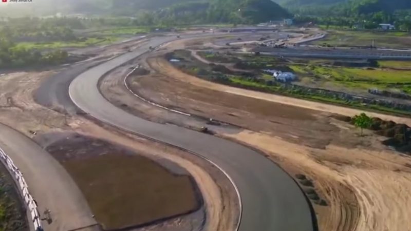 MOTOGP MANDALIKA;  Berharap The Doctor Menginap di (Bale)  Rumah Tradisional  Suku Sasak