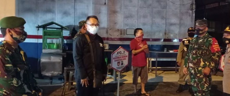 Petugas GabunganTutup Paksa Beberapa Warkop di Boyolali