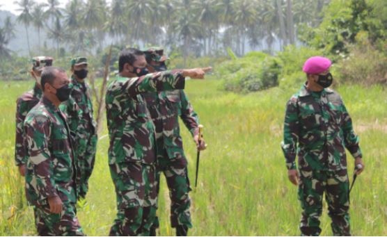 Wakasal Tinjau Lokasi Ketahanan Pangan TNI AL di Lampung