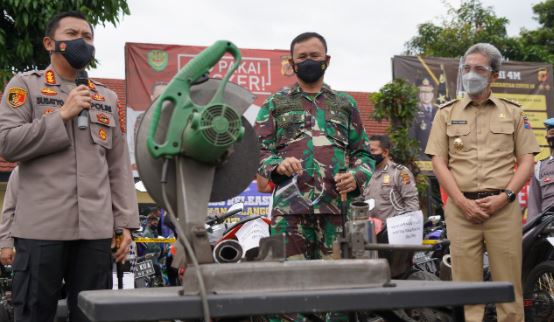 Danrem 061/Sk Suport Polresta Tindak Tegas Pengendara Motor  Knalpot Racing Tidak Standard