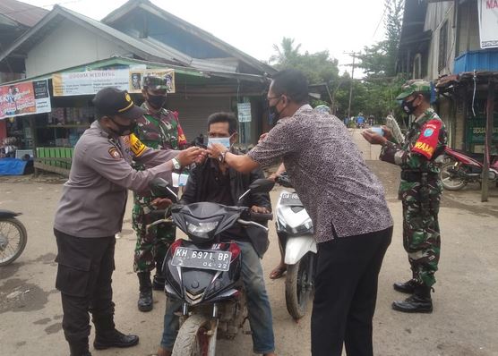 Koramil 1011-01/Lupak Monitoring Satgas Desa Tangguh Tangkal Covid-19