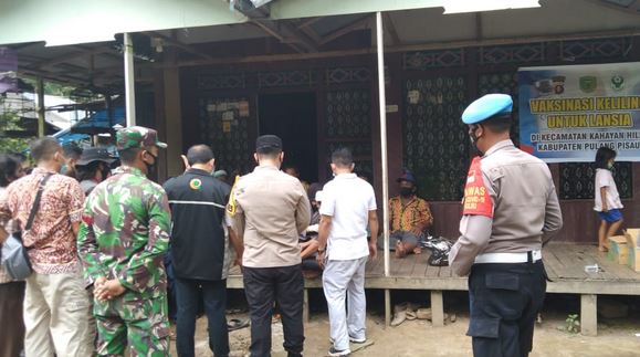 Koramil 1011-15/Kahayan Hilir Melaksanakan Monitoring Perkembangan Satgas Desa Tangkal Covid -19