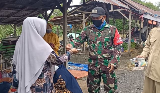 Pasar Jadi Sasaran Pembagian Masker