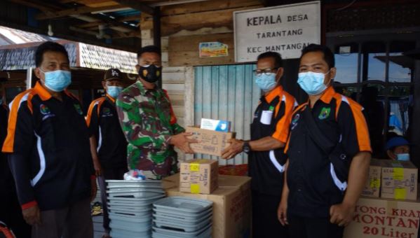 Serda Maulidani Membagikan Perlengkapan Prokes Covid-19